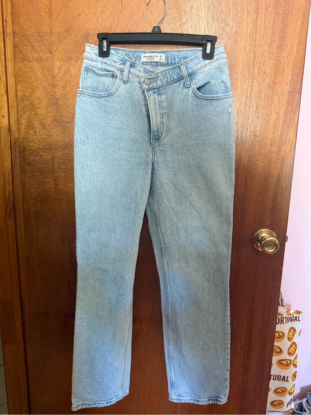 Abercrombie 90s straight ultra high rise jeans with crossover waist